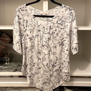 Mixed media loft blouse. Silky front, jersey back